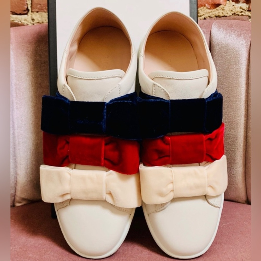 Gucci Ace Sylvie Velvet Bow Sneakers Sz EU 39
US Sz Size: 8.5 NWT Limited